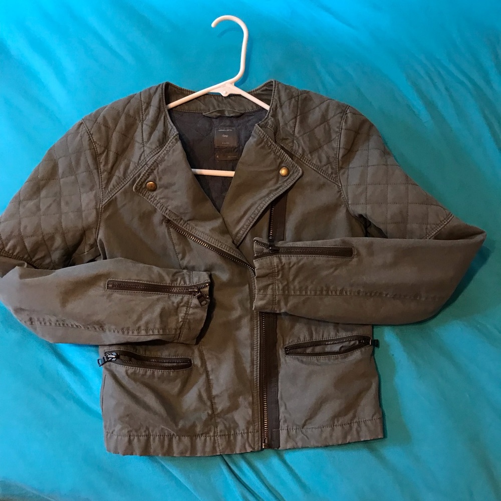 Gap moto jacket, quilted, great for spring or fall. No longer fits - Picture 2 of 6